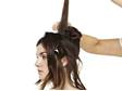 Stylově vzhůru. Krok 6: Zbývající vrchní část vlasů natupírujte, tak docílíte většího objemu.