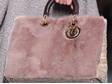 Kožešinové kabelky od známých módních tvůrců: Christian Dior.