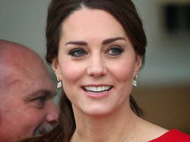 Těhotná vévodkyně Kate se rozplakala: Strach o umírající dítě!