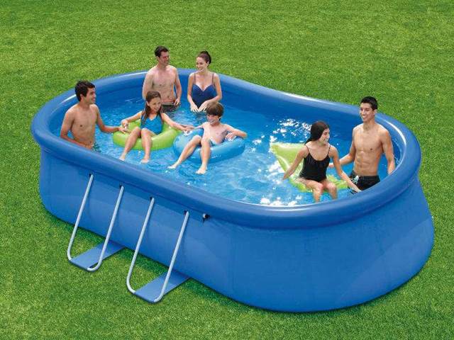 Jednoduché řešení letního koupaní? Nafukovací bazény