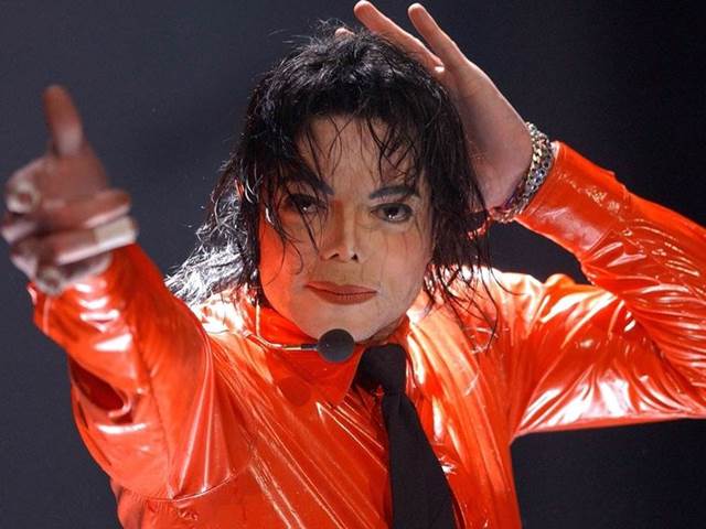 Smutný paradox: Mrtvý Michael Jackson vydělává více než živý...