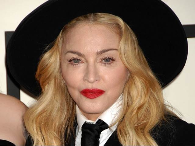 Madonna má po letech ruce bez vrásek. Jaký je její trik?