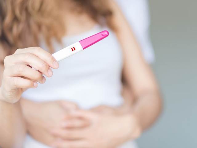Za jak dlouho po vynechání menstruace je pozitivní těhotenský test