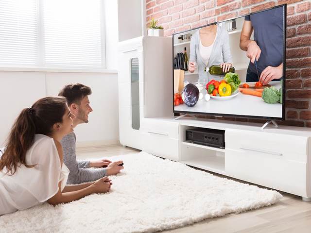 Sledování televize zhoršuje výkonnost mozku