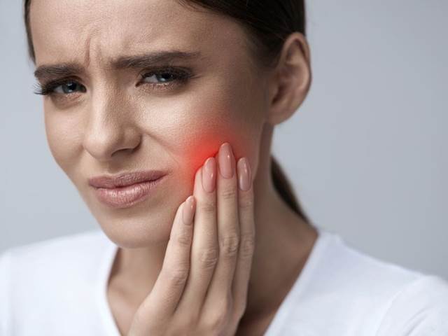 Zánět dásní není paradentóza. Jaká je správná léčba a prevence?