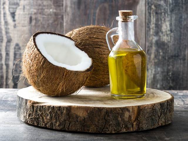 S kokosový olejem naproti pevnému zdraví mozku