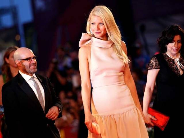 Gwyneth Paltrow zářila hned dvakrát v šatech Prada