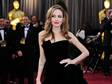 Oscar 2012: Angelina Jolie vypadala zároveň elegantně, slavnostně a sexy