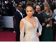 Oscar 2012: Jennifer Lopez je oprávněně pyšná na své ženské křivky a umí je skvěle nosit