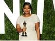 Oscar 2012: Octavia Spencer v třpytivých, křivkám lichotících šatech Tadashi Shoji