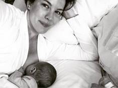 Liv Tyler podpořila kojící matky: Intimní fotkou s dcerkou
