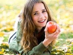 Proč je dobré sníst denně jedno jablko?