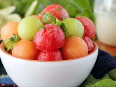  Barevný melounový salát                    