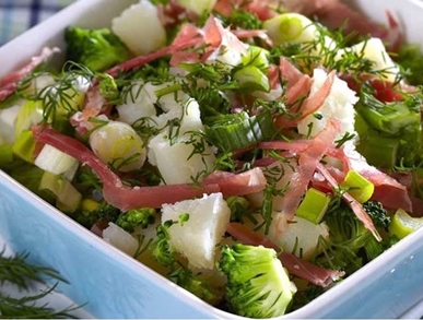  Brokolicový salát                        