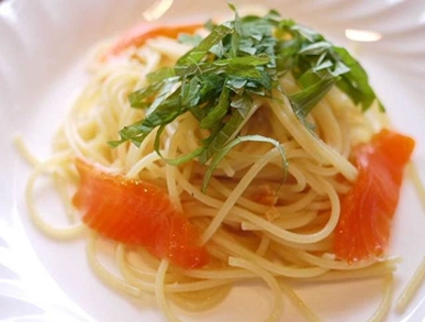 Špagety s uzeným lososem