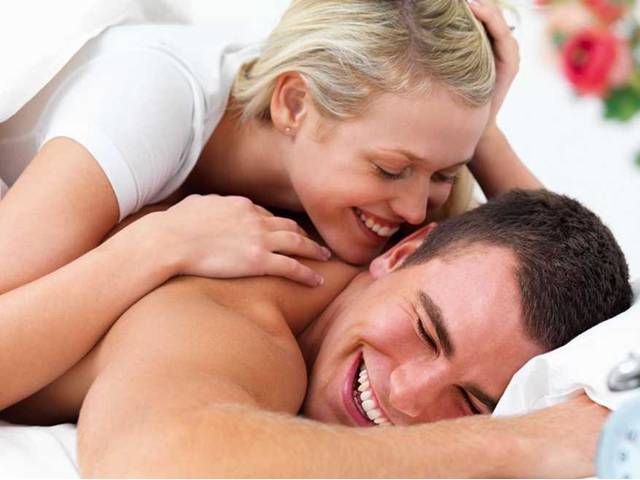 5 věcí, které muži rádi slyší v posteli. Nemlčte jako ryba!