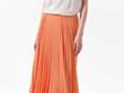 Plisované sukně slaví comeback: Zara, 1 999 Kč
