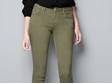 Odvážné džíny na podzim: Zara, 1 499 Kč