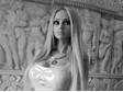Bývalá kráska z Miss Ukrajina Lukjanovová se mění v živoucí Barbie.