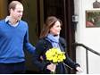 Těhotná vévodkyně z Cambridge opouští po boku svého manžela nemocnici.