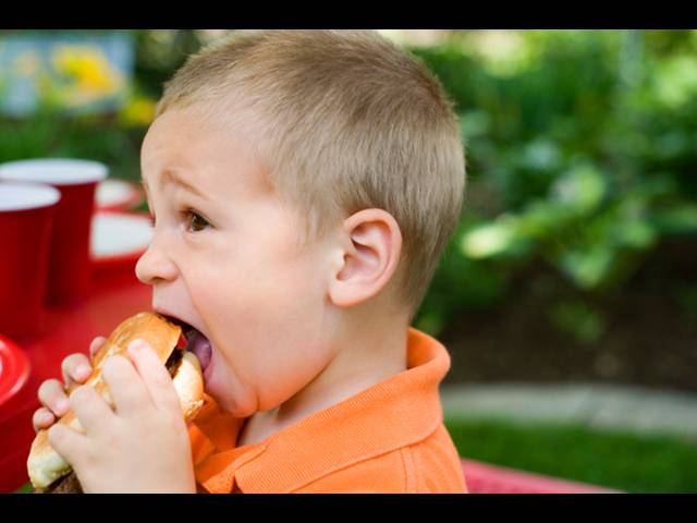 Potraviny rychlého občerstvení snižují inteligenci u dětí
