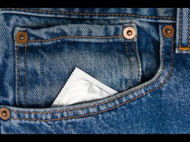 Muži se vyhýbají kondomům kvůli označení "malá a střední" velikost