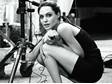 Angelina Jolie tvrdí, že je doma naprosto obyčejnou matkou jako každá jiná žena.
