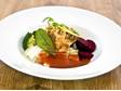 SOSTA Restaurant Cafe: Zeleninový boršč s květákovým nákypem a řapíkovým pestem.