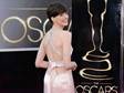 Hvězdy, které na letošních Oscarech zazářily: Anne Hathaway.