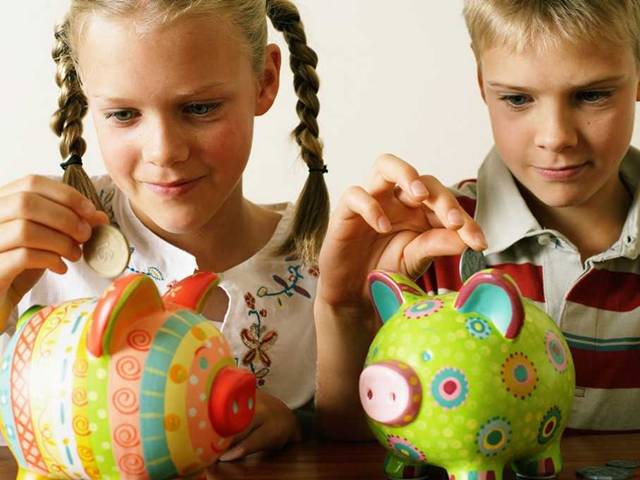 Ach, to kapesné: Jak naučit děti správně zacházet s penězi?