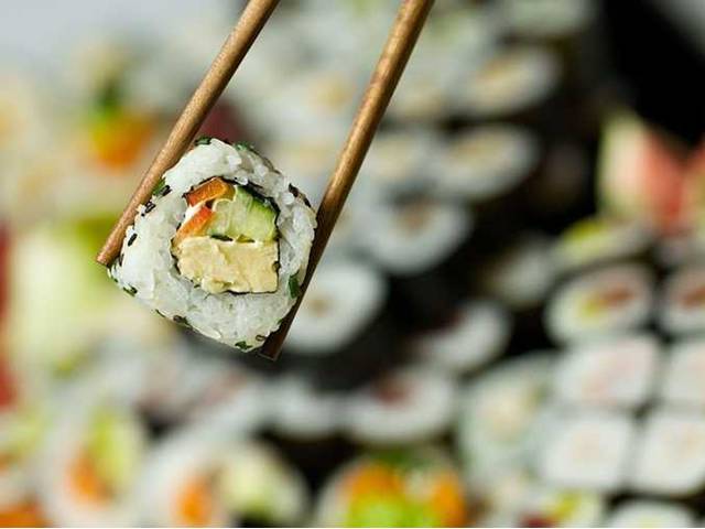 Čas na sushi: Málo tuku a kalorií ocení i dietářky!