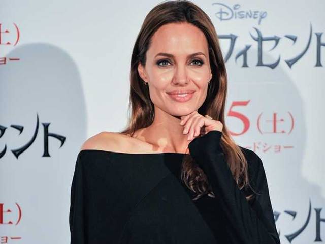 Angelina Jolie je posedlá omlazováním: Jen za peeling utratí půl milionu ročně!
