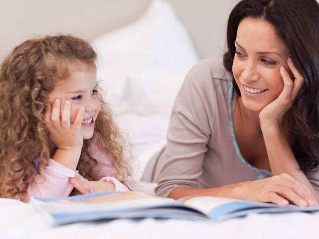 Zvyšuje čtení pohádek před spaním inteligenci u dětí?!