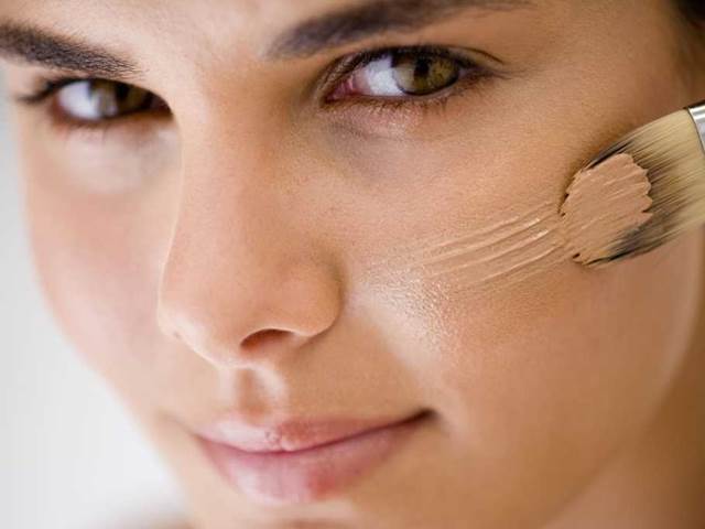 Make-up pro vaši pleť: Tipy pro suchou i mastnou!