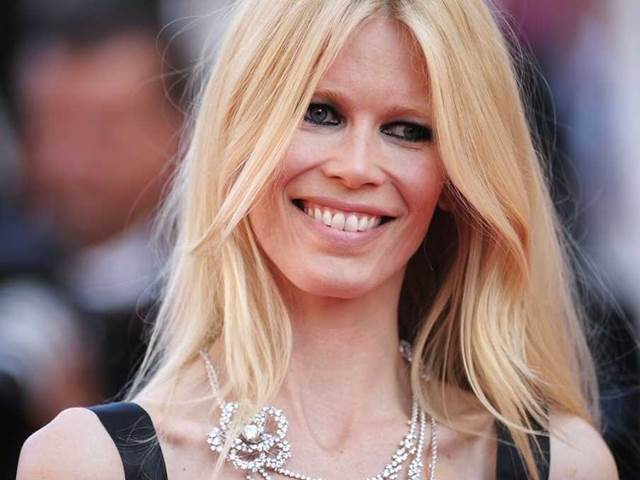 Claudia Schiffer sekla s modelingem: Navrhla pletené oblečení