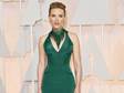 Scarlett Johansson, šaty Versace.