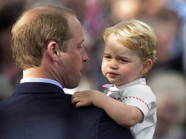 Britové šílí: Princ George oslovil královnu Alžbětu II. jako „babi“