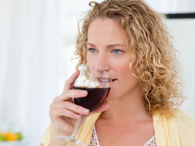 Proč byste měla denně pít sklenku červeného vína?