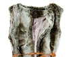 Kožešinová (umělá) vesta s koženým páskem, Pull & Bear, 999 Kč.
