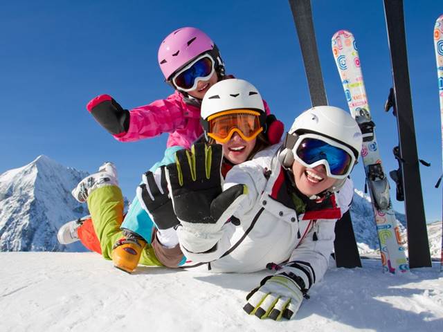 Poprvé na lyžích: Jak naučit dítě lyžovat?