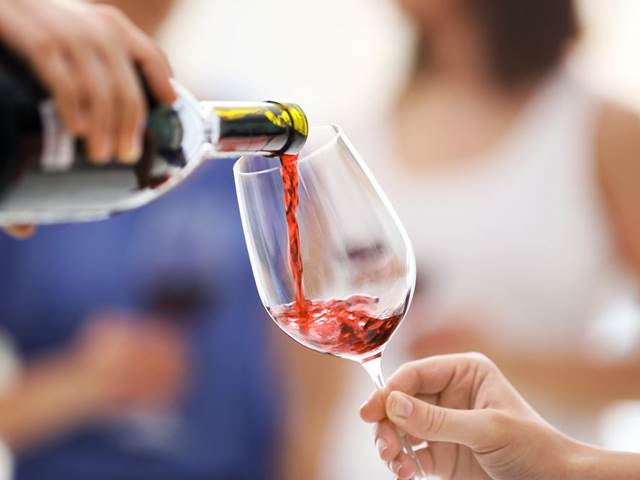 Střídmé popíjení vína pomáhá jako prevence obezity