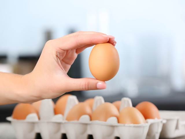 Vaječné skořápky jsou skvělým zdrojem vápníku. Najdete ho i v kapustě