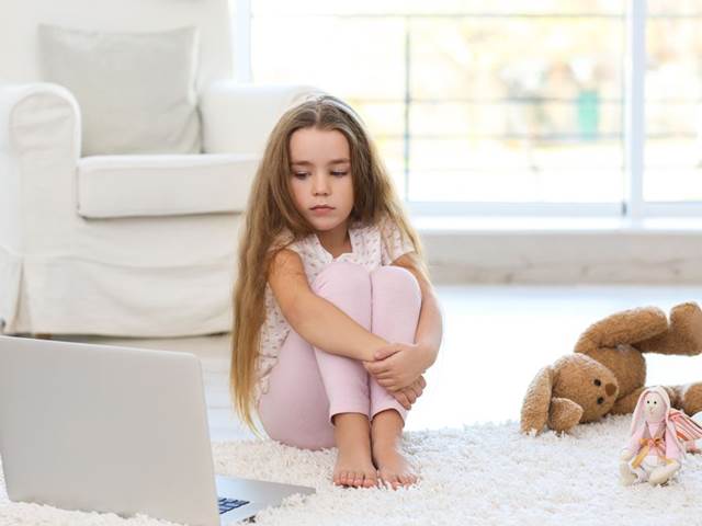 Kybernetická šikana: I vaše dítě se jí může ubránit