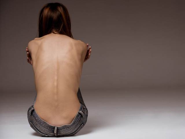 Ženy s anorexií prožívají při sexu emocionální odstřižení