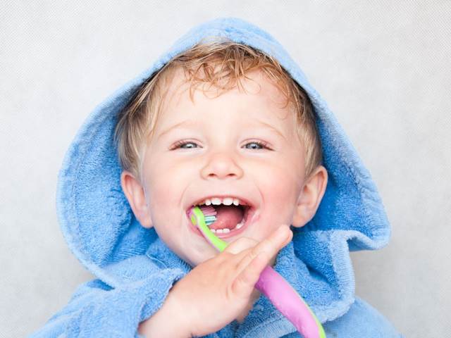 Kterých 40 testerek a jejich dětí vyzkouší zubní pastu Herbadent KIDS
