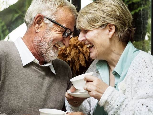 Manželství snižuje riziko demence o šedesát procent