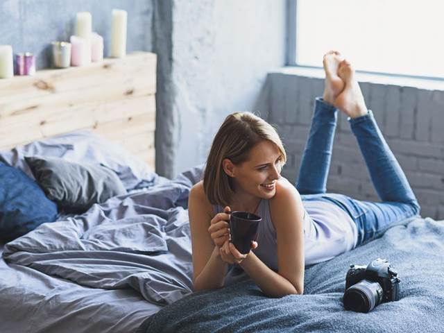 Single ženy jsou v životě šťastnější než nezadaní muži