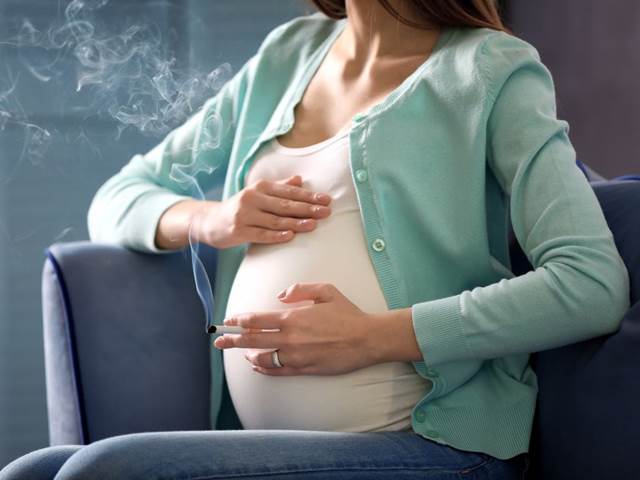 Alkohol a kouření v těhotenství. Opravdu to tak moc škodí?