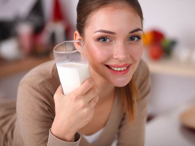 Plnotučné mléčné výrobky jsou pro tělo zdravější než polotučné a odstředěné