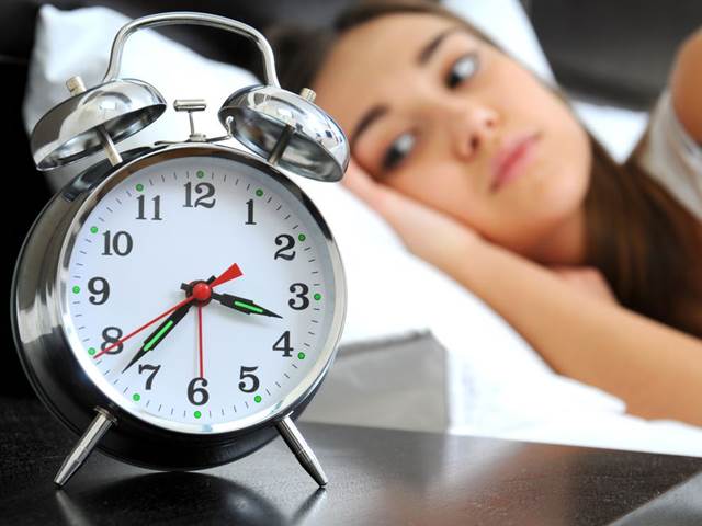 Jediná noc nedostatečného spánku narušuje metabolismus a způsobuje obezitu